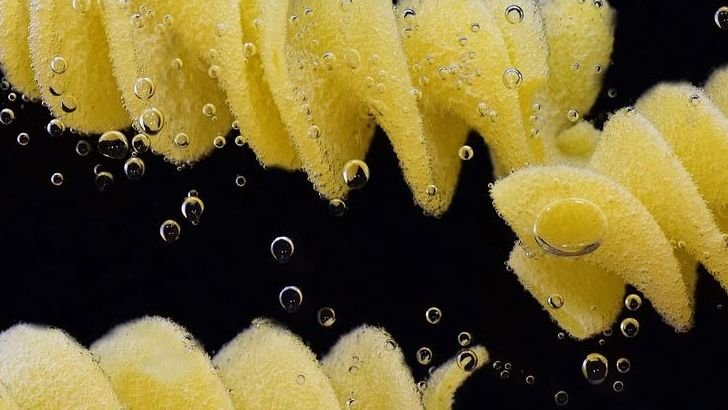 12 Tricks Restaurants Use On Food That Home Cooks Never Try