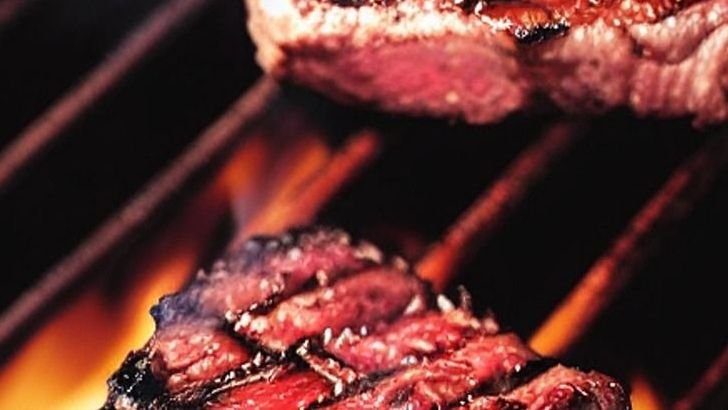 A Chef’s Perspective on 6 Steakhouse Dishes to Order and 4 to Avoid