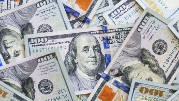 7 Restaurant Scams Explained By Industry Professionals