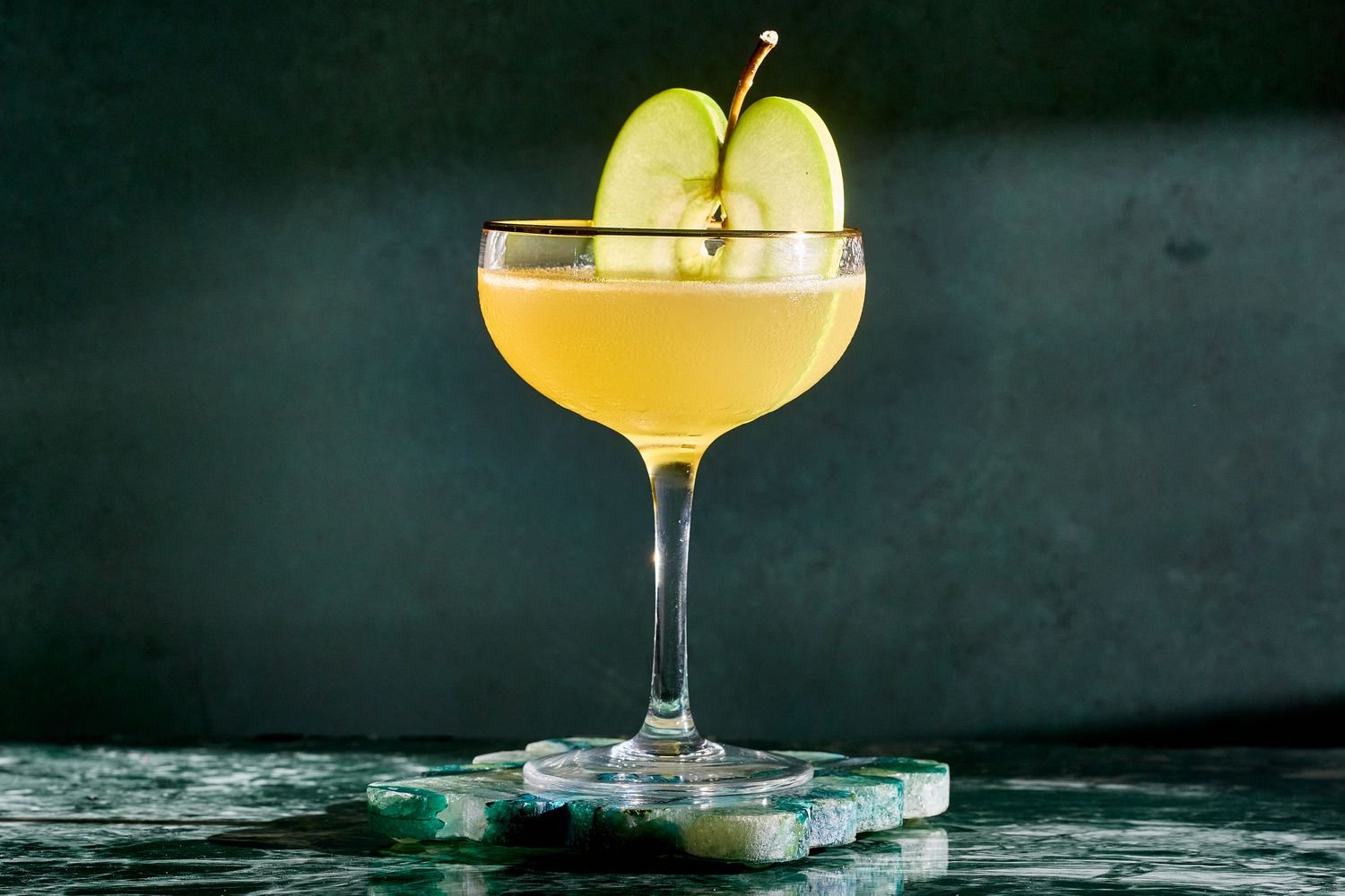 The 10 Best Apple Cocktails to Drink This Fall