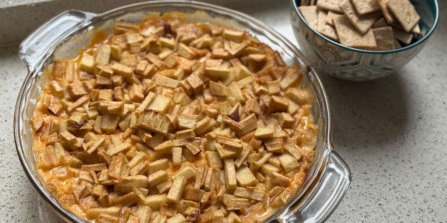 The Cheesy Midwestern Dip I’m Serving All Holiday Season Long