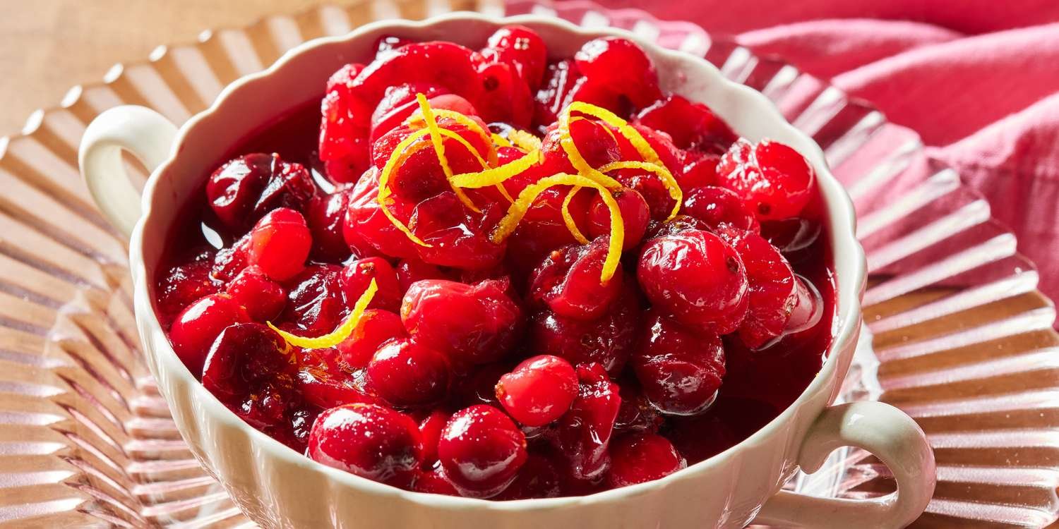 This Foolproof Cranberry Sauce Recipe Makes My Whole Home Smell Like the Holidays