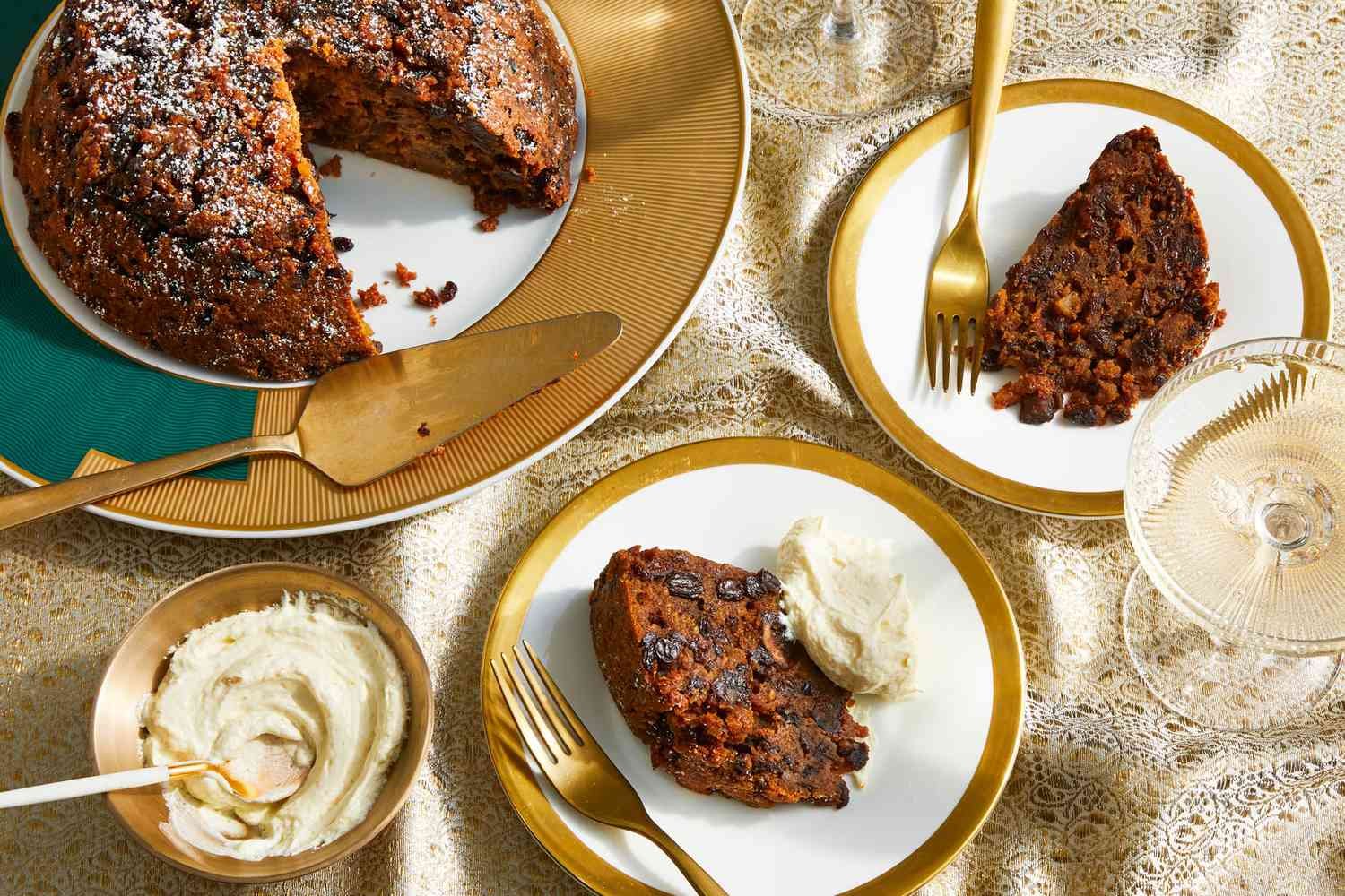 14 Holiday Cakes From Around the World